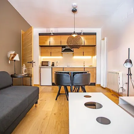 Snh Edificio Serraneu 6 Personas Apartamento