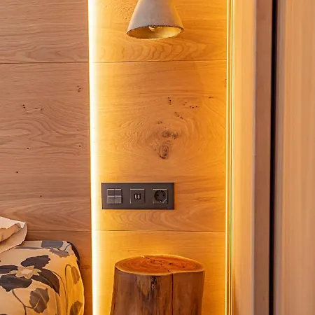 Holidays, Edificio Serraneu, 4 Personas Y Parking