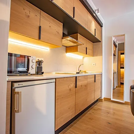 Holidays, Edificio Serraneu, 4 Personas Y Parking Appartement