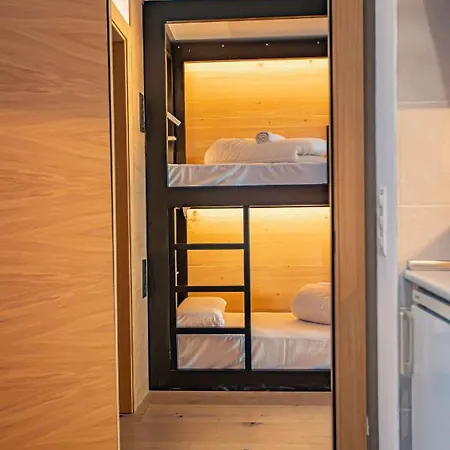 Holidays, Edificio Serraneu, 4 Personas Y Parking Appartement