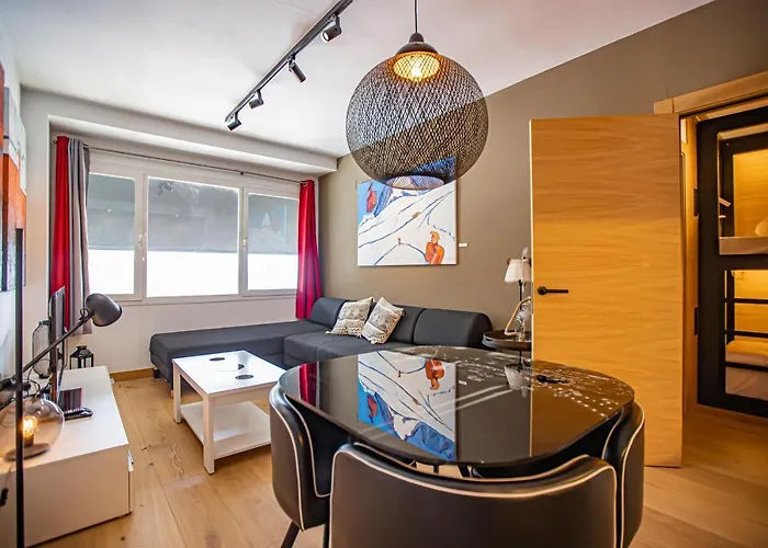 Holidays, Edificio Serraneu, 4 Personas Y Parking Апартаменты