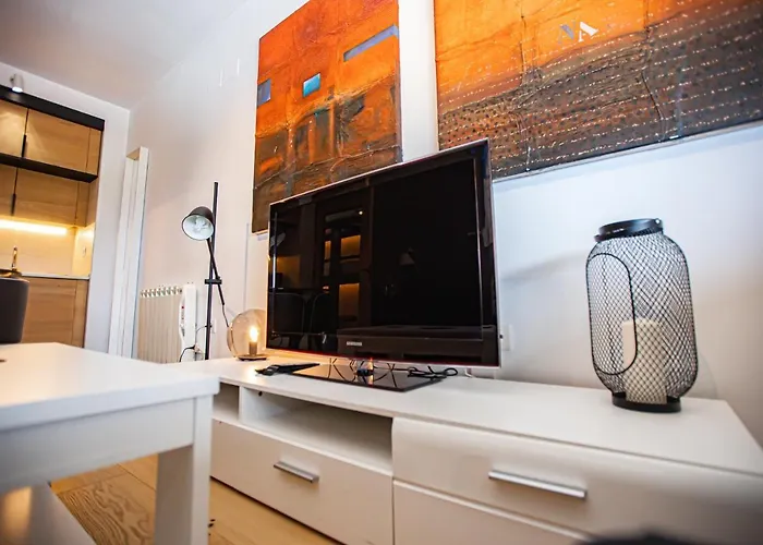 Holidays, Edificio Serraneu, 4 Personas Y Parking *