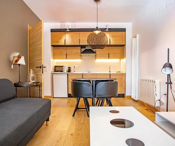 Holidays, Edificio Serraneu, 4 Personas Y Parking Апартаменты