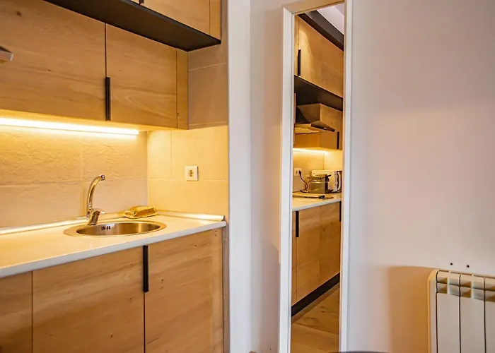 Holidays, Edificio Serraneu, 4 Personas Y Parking