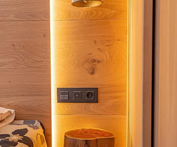 Holidays, Edificio Serraneu, 4 Personas Y Parking