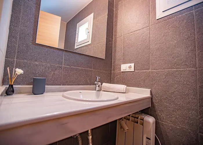 Holidays, Edificio Serraneu, 4 Personas Y Parking *