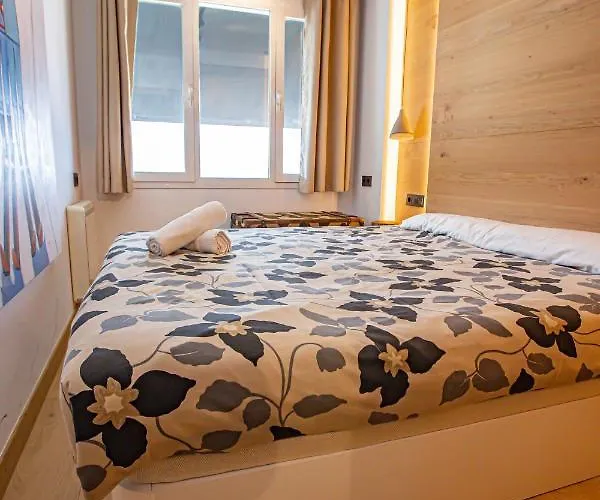 Апартаменты Holidays, Edificio Serraneu, 4 Personas Y Parking