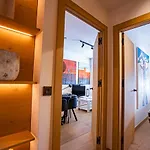 Holidays, Edificio Serraneu, 4 Personas Y Parking * 塞拉内华达