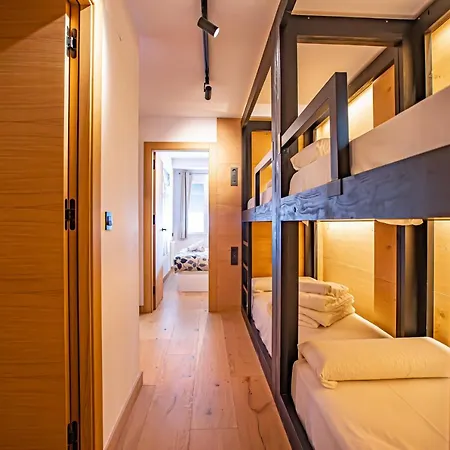 Holidays, Edificio Serraneu, 4 Personas Y Parking * 塞拉内华达