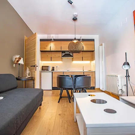 Apartment Holidays, Edificio Serraneu, 4 Personas Y Parking