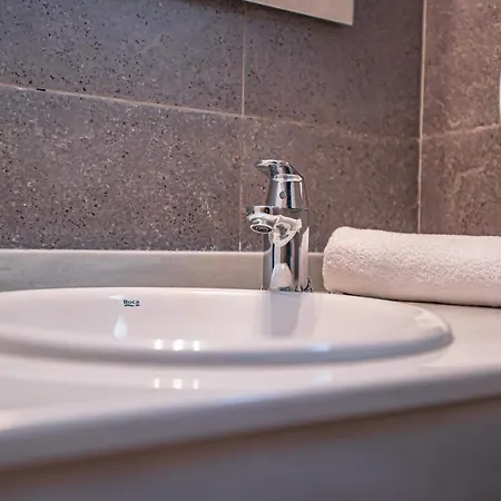 Holidays, Edificio Serraneu, 4 Personas Y Parking Appartement