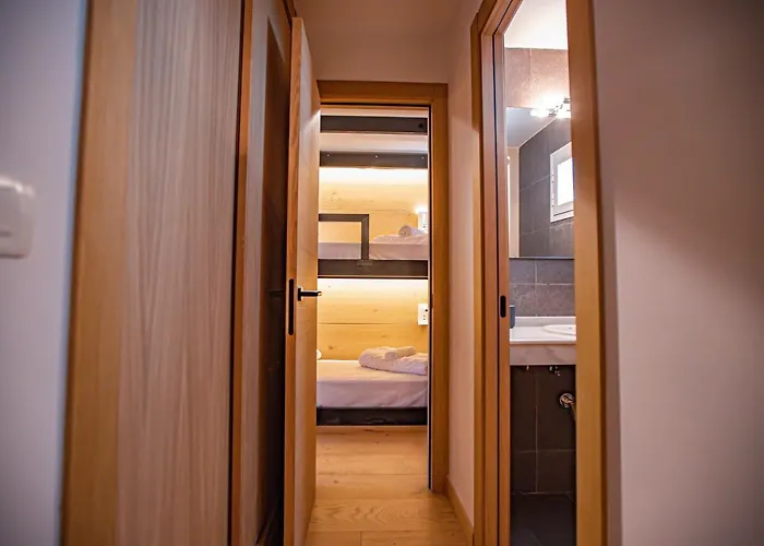 Holidays, Edificio Serraneu, 4 Personas Y Parking Apartament